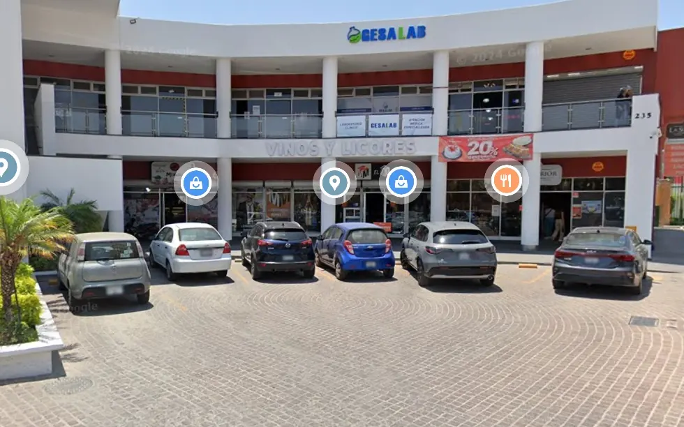 Fachada de Plaza Victoria, Av. de la Victoria 235, San Luis Potosí